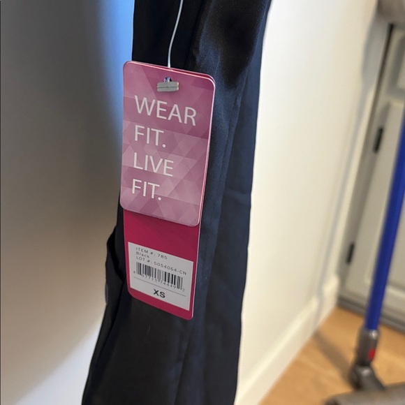 White Cross Fit scrub top. - Picture 6 of 7